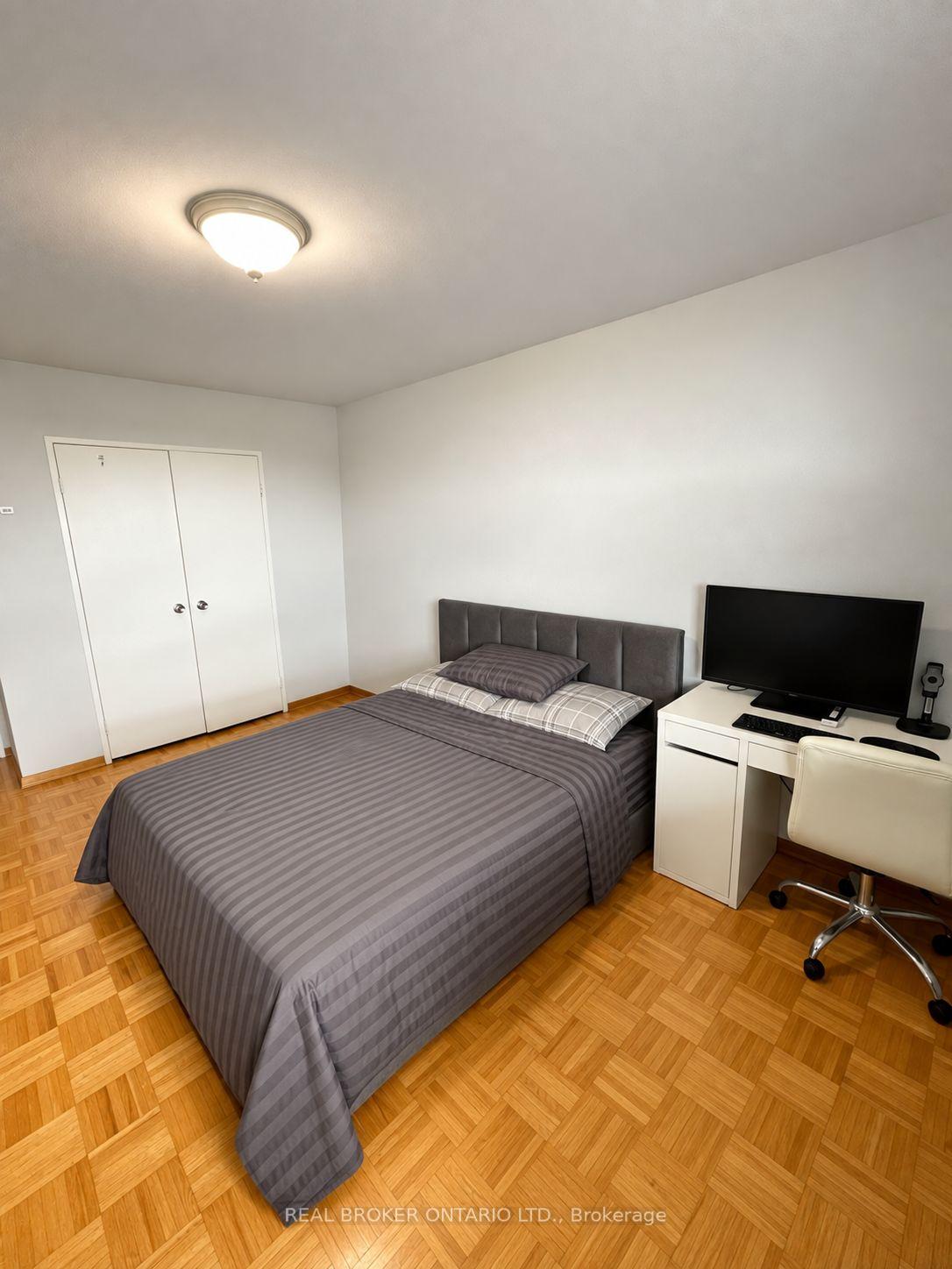 Photo 5 of Unit 414, 455 Sentinel Road, North York, York University Heights — HOMEH