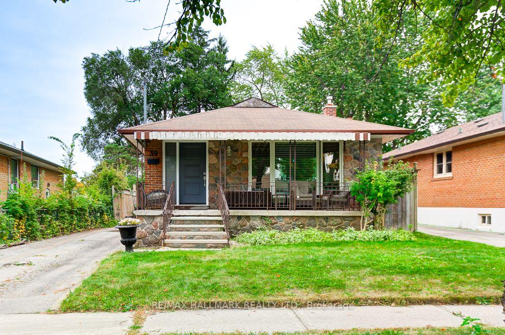 Photo 1 of 39 Calumet Crescent, Scarborough, Woburn — HOMEH