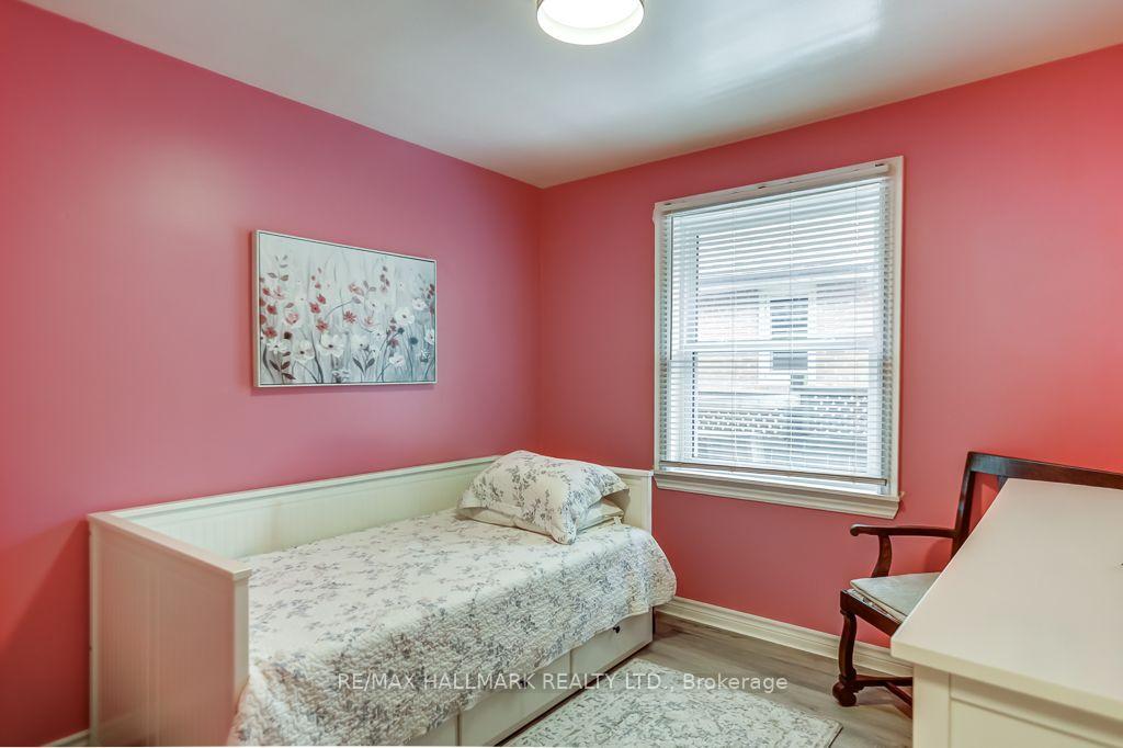 Photo 14 of 39 Calumet Crescent, Scarborough, Woburn — HOMEH