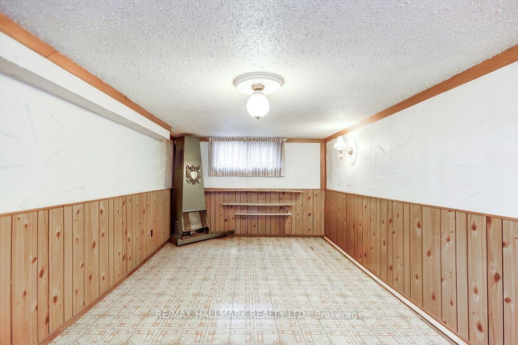 Photo 17 of 39 Calumet Crescent, Scarborough, Woburn — HOMEH