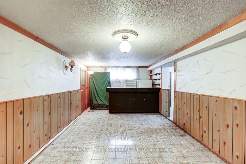 Photo 18 of 39 Calumet Crescent, Scarborough, Woburn — HOMEH