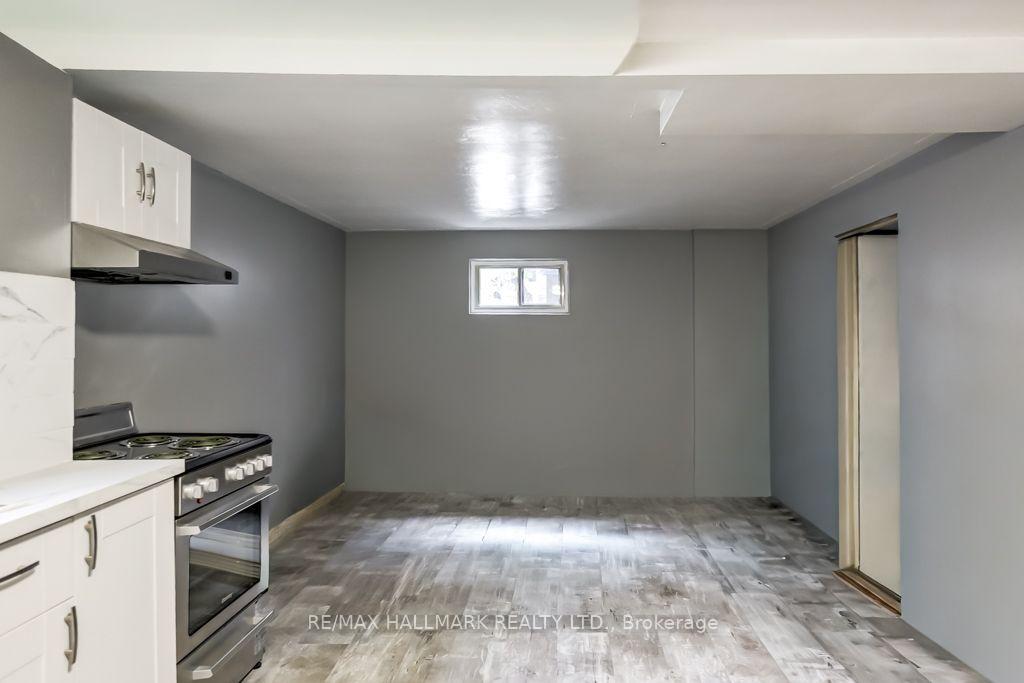 Photo 21 of 39 Calumet Crescent, Scarborough, Woburn — HOMEH