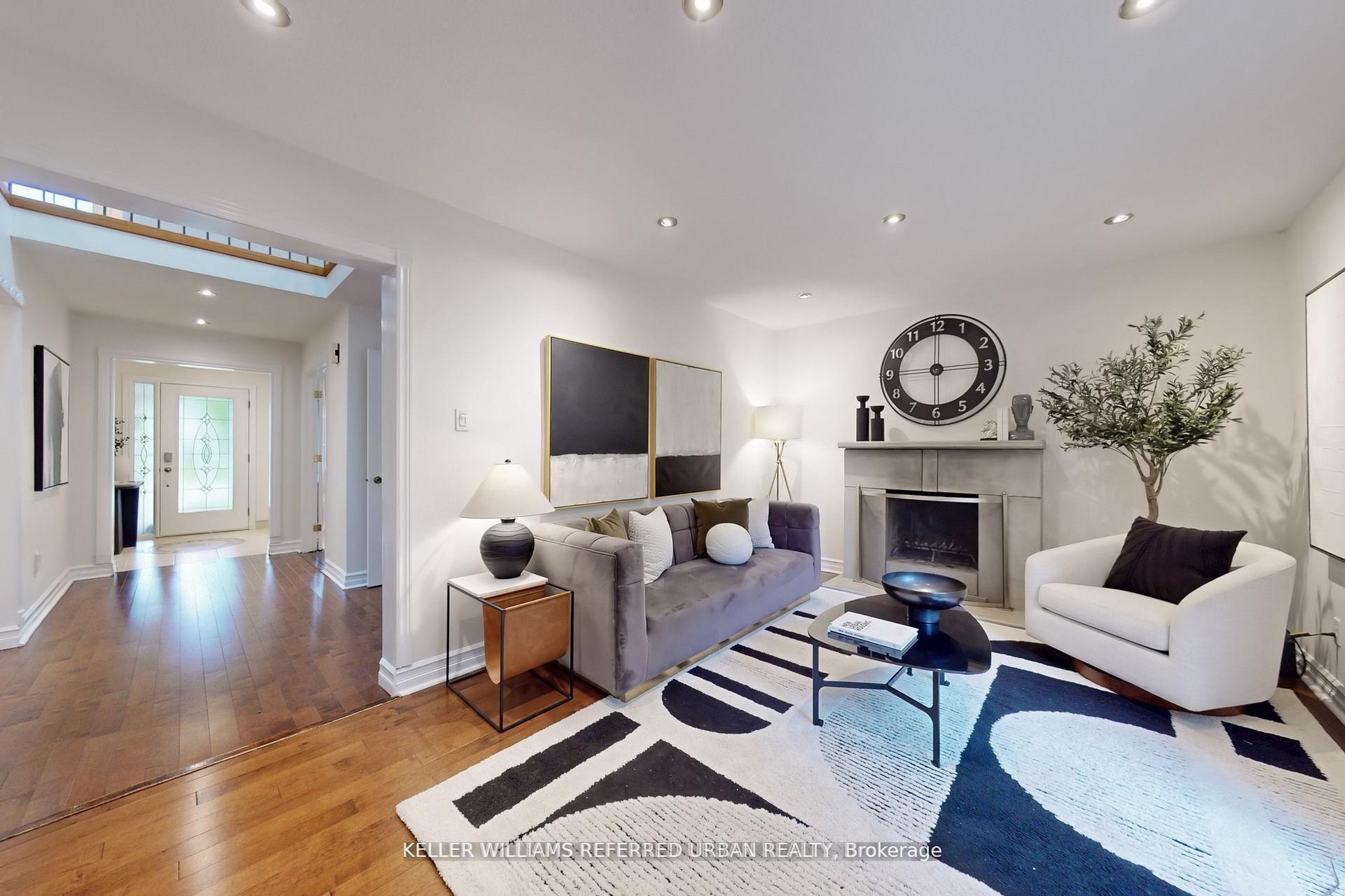 Photo 4 of 158 Walton Drive, Aurora, Aurora Village — HOMEH