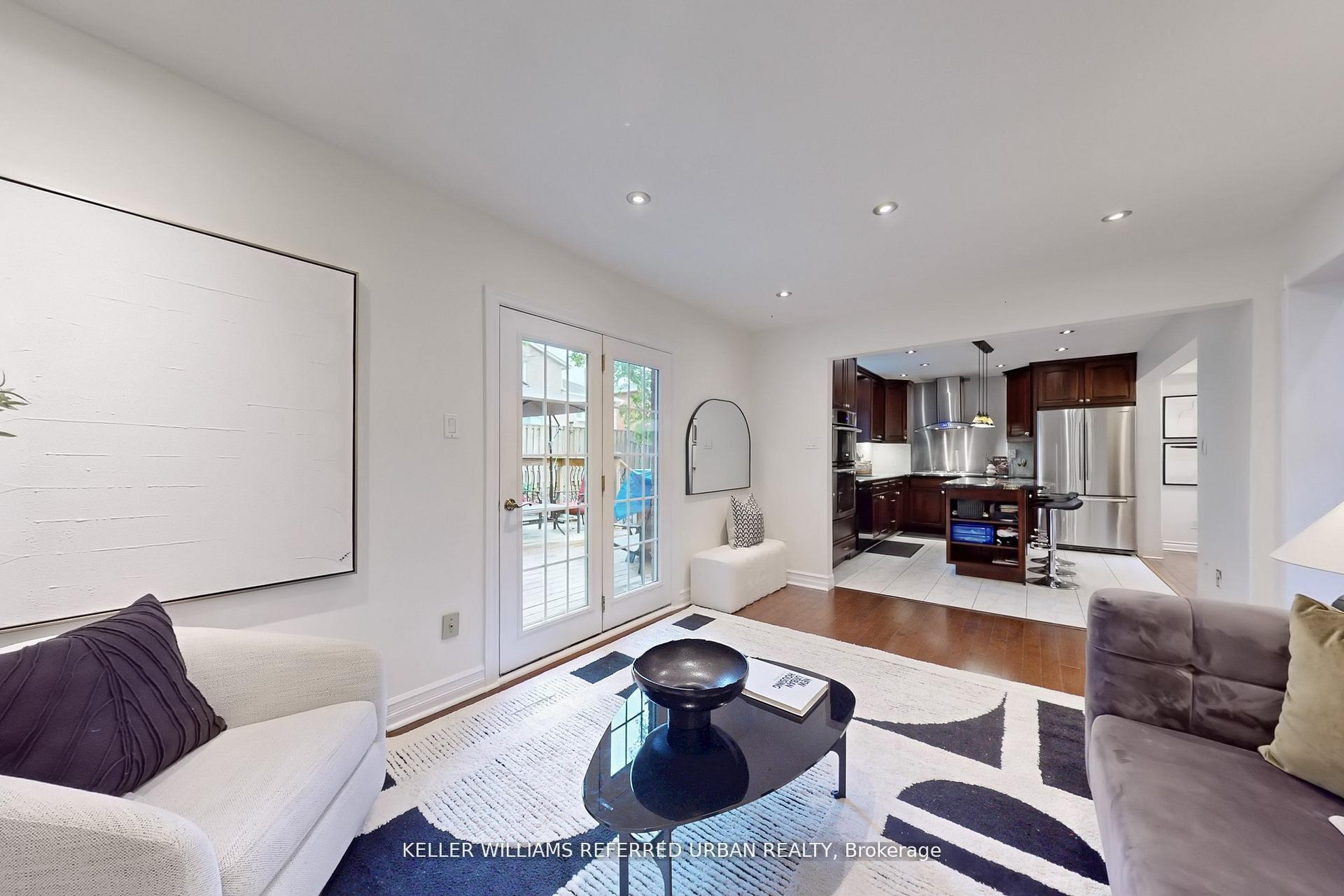 Photo 5 of 158 Walton Drive, Aurora, Aurora Village — HOMEH