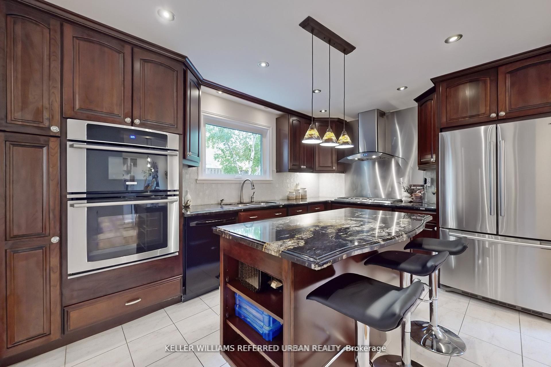 Photo 7 of 158 Walton Drive, Aurora, Aurora Village — HOMEH