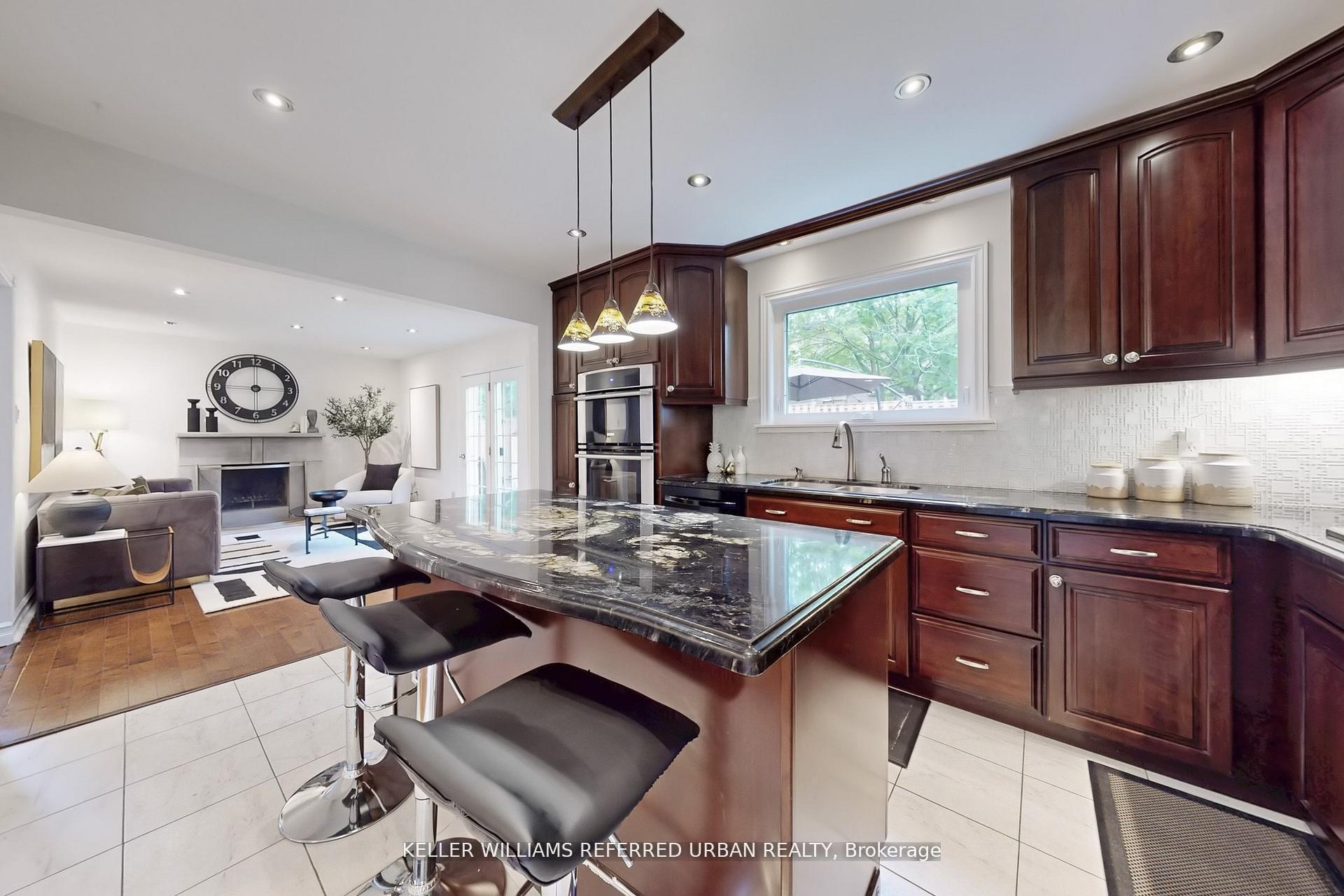 Photo 8 of 158 Walton Drive, Aurora, Aurora Village — HOMEH
