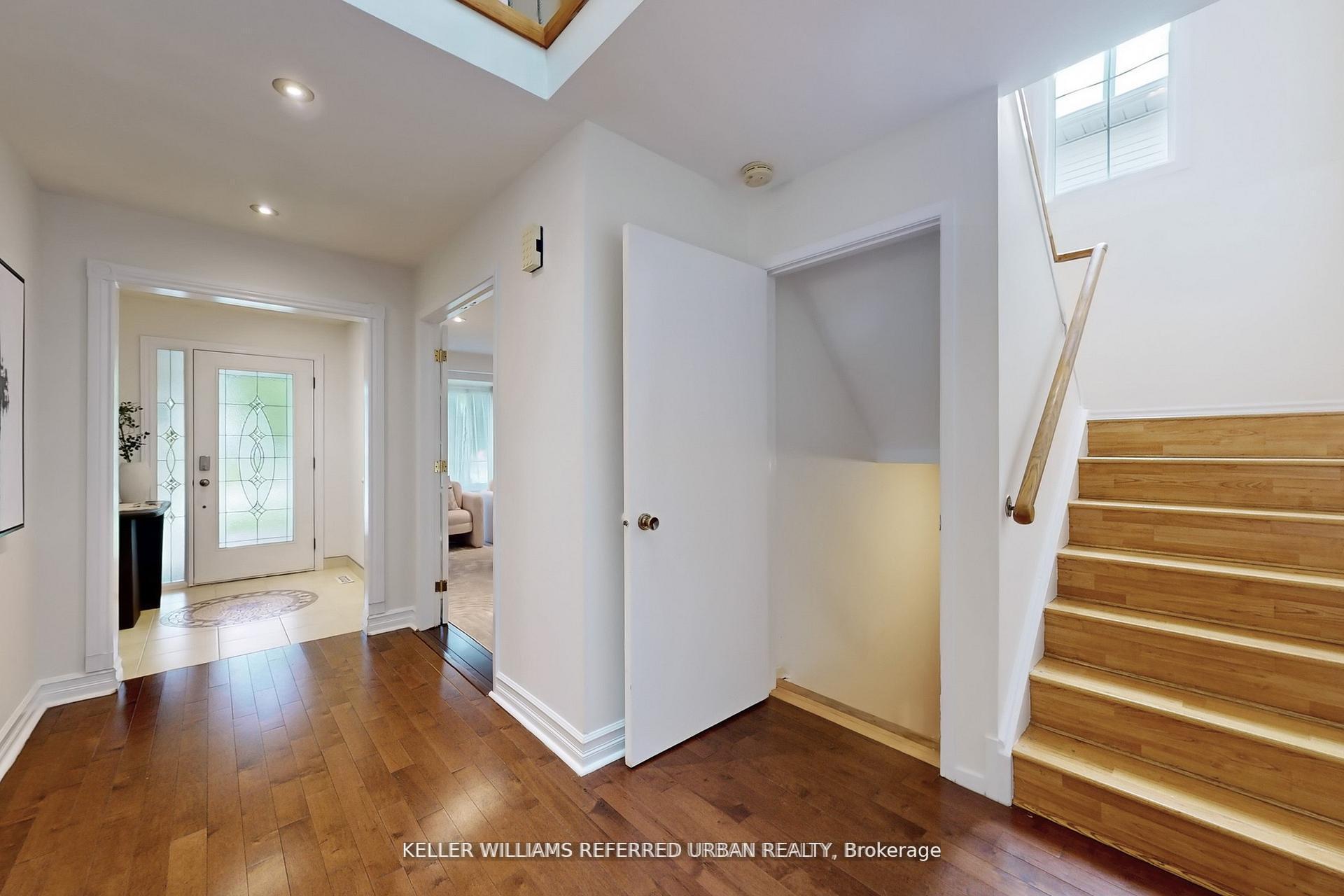 Photo 24 of 158 Walton Drive, Aurora, Aurora Village — HOMEH