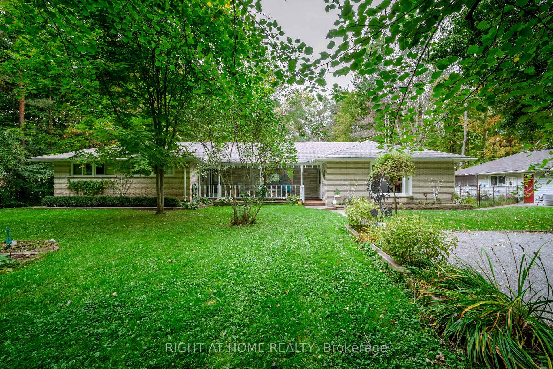 Photo 2 of 1602 County 92 Road, Springwater, Rural Springwater — HOMEH