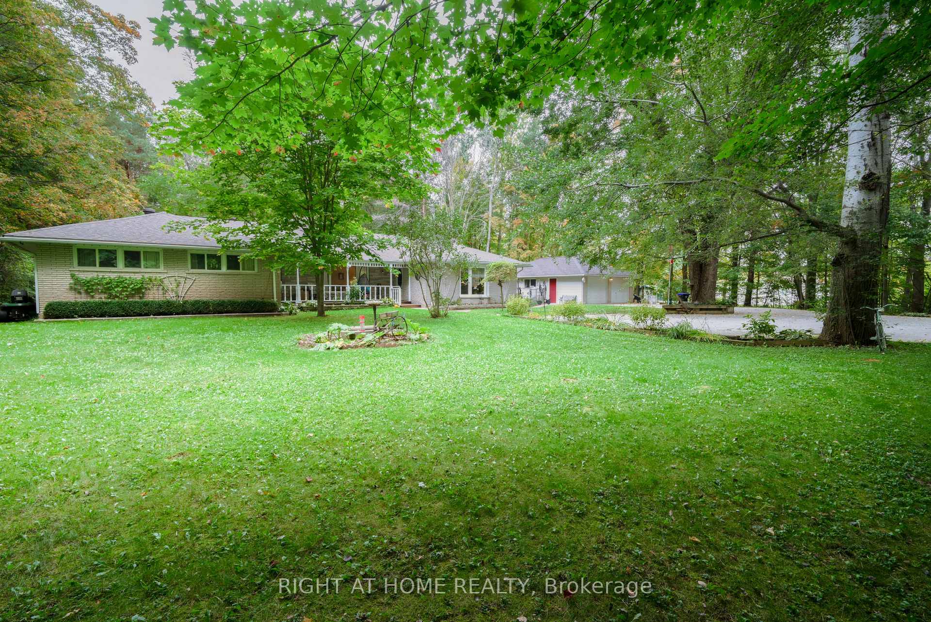 Photo 3 of 1602 County 92 Road, Springwater, Rural Springwater — HOMEH