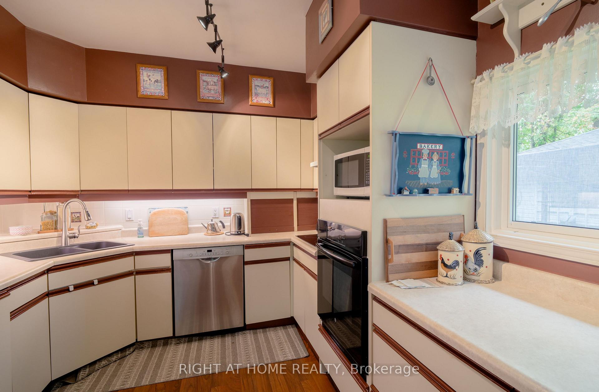 Photo 22 of 1602 County 92 Road, Springwater, Rural Springwater — HOMEH