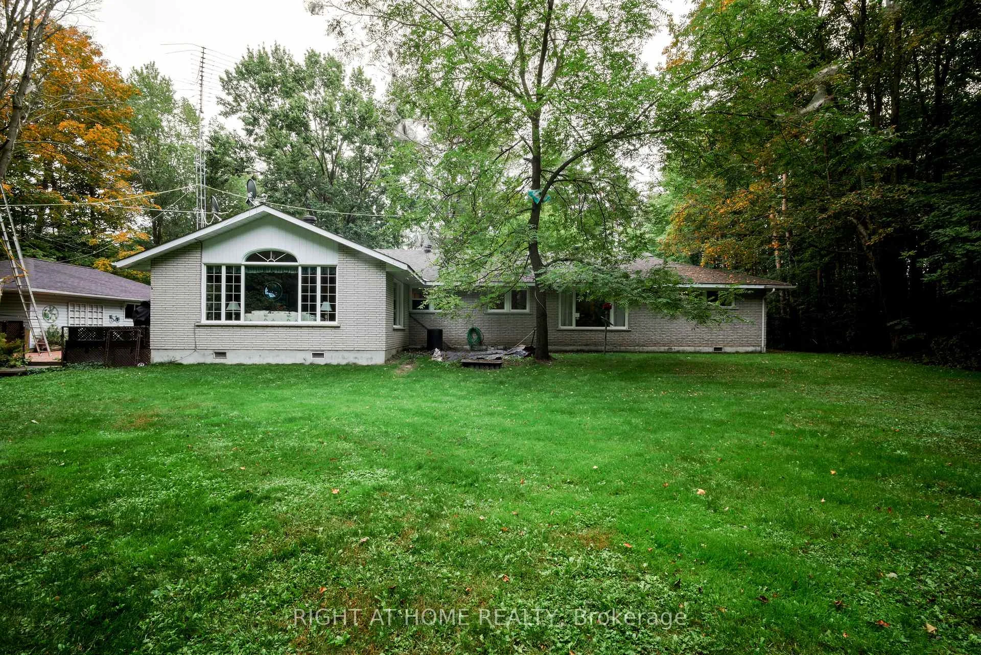 Photo 11 of 1602 County 92 Road, Springwater, Rural Springwater — HOMEH