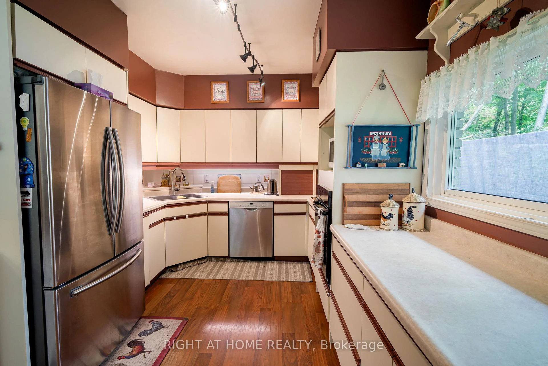 Photo 19 of 1602 County 92 Road, Springwater, Rural Springwater — HOMEH