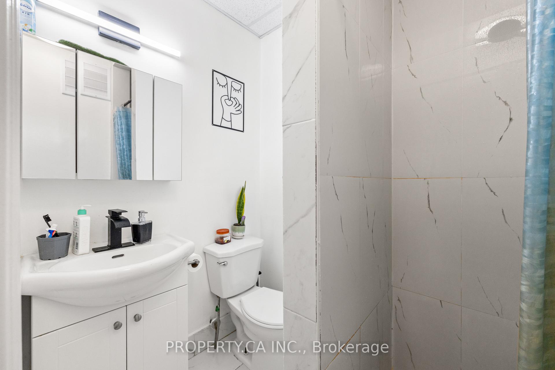 Photo 18 of Unit #Upper, 1080 Dovercourt Road, Toronto, Dovercourt-Wallace Emerson-Junction — HOMEH