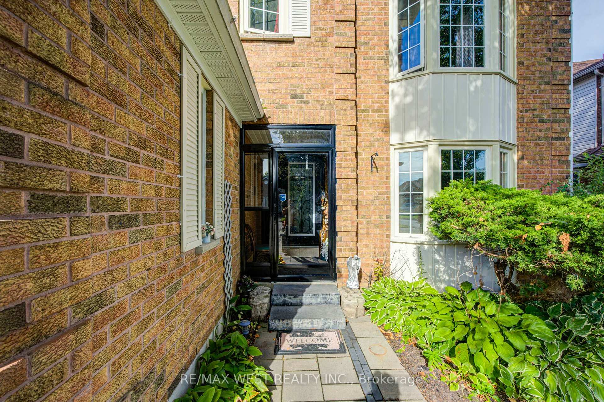 Photo 2 of 114 Robert Adams Drive, Clarington, Courtice — HOMEH