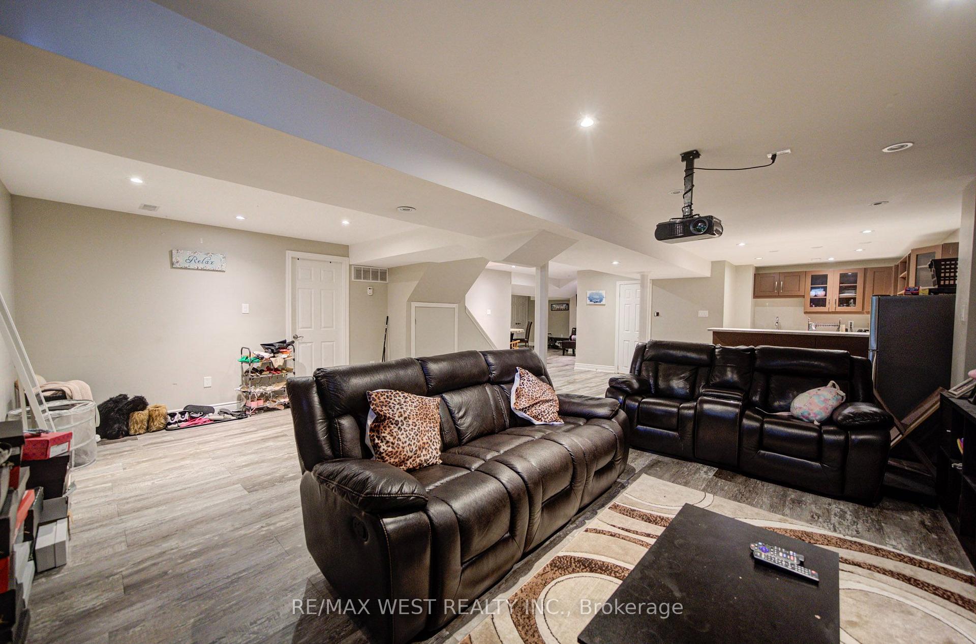 Photo 29 of 114 Robert Adams Drive, Clarington, Courtice — HOMEH