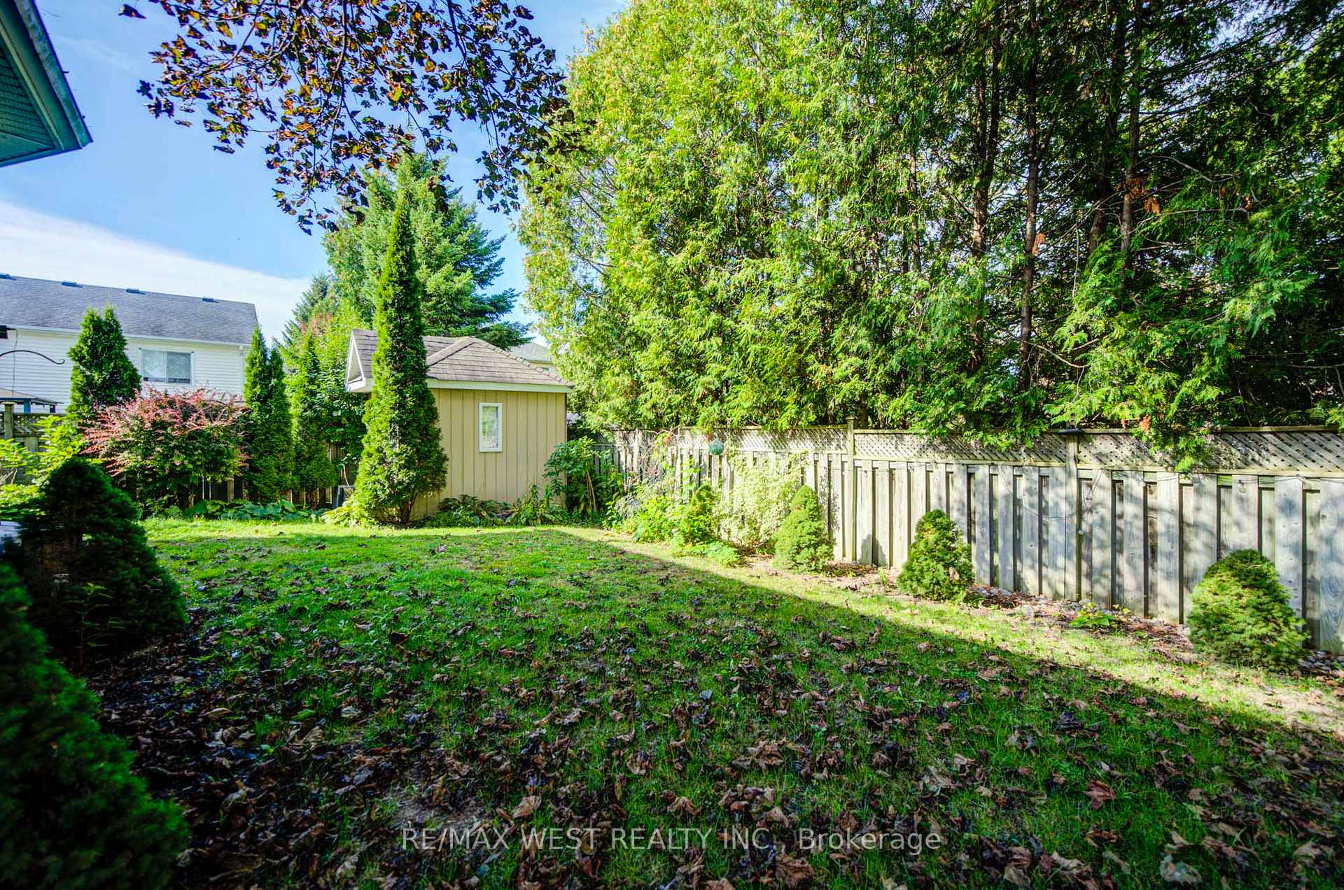 Photo 36 of 114 Robert Adams Drive, Clarington, Courtice — HOMEH