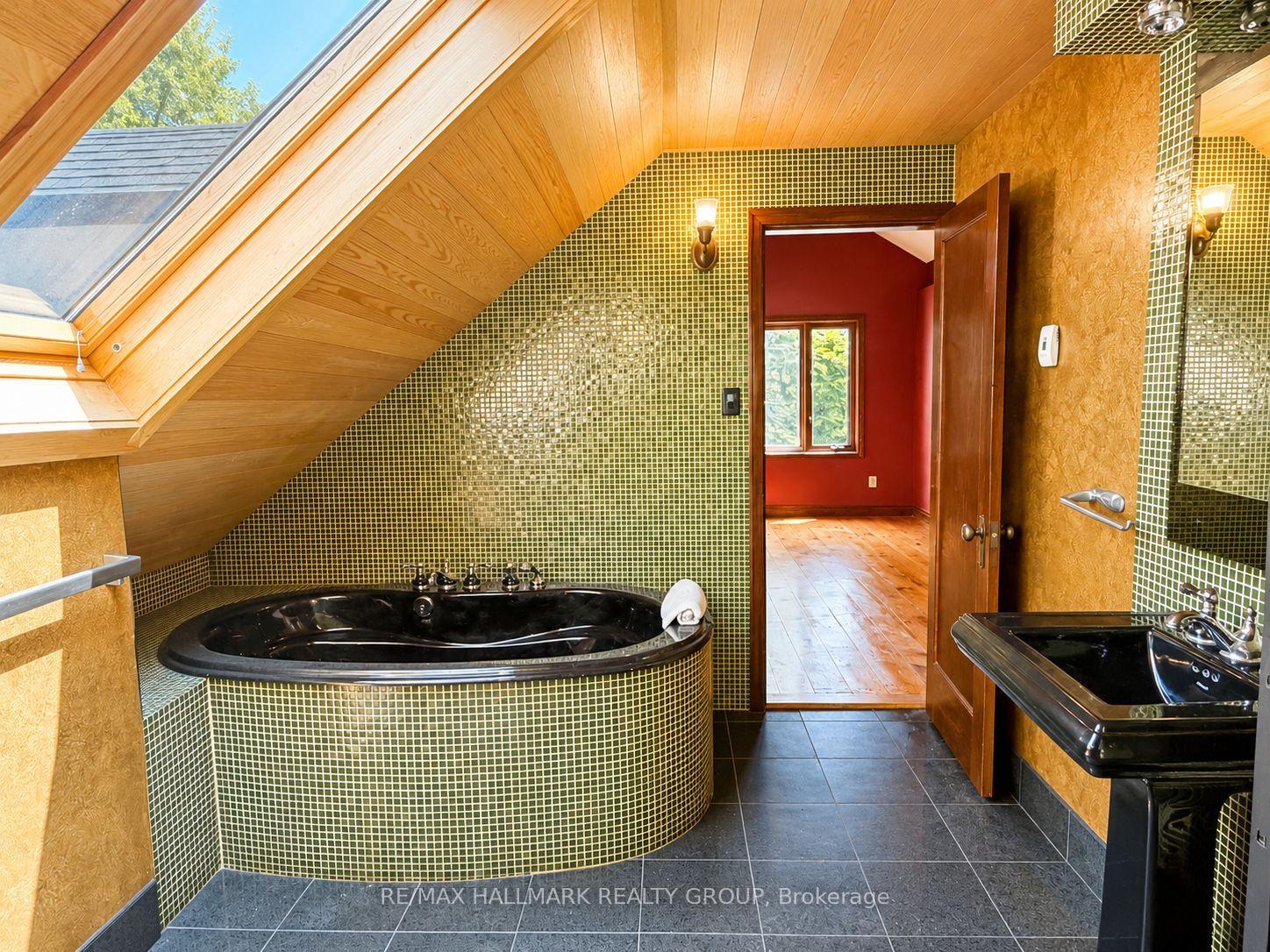 Photo 12 of 3565 Albion Road, Ottawa, Sawmill Creek/Timbermill — HOMEH