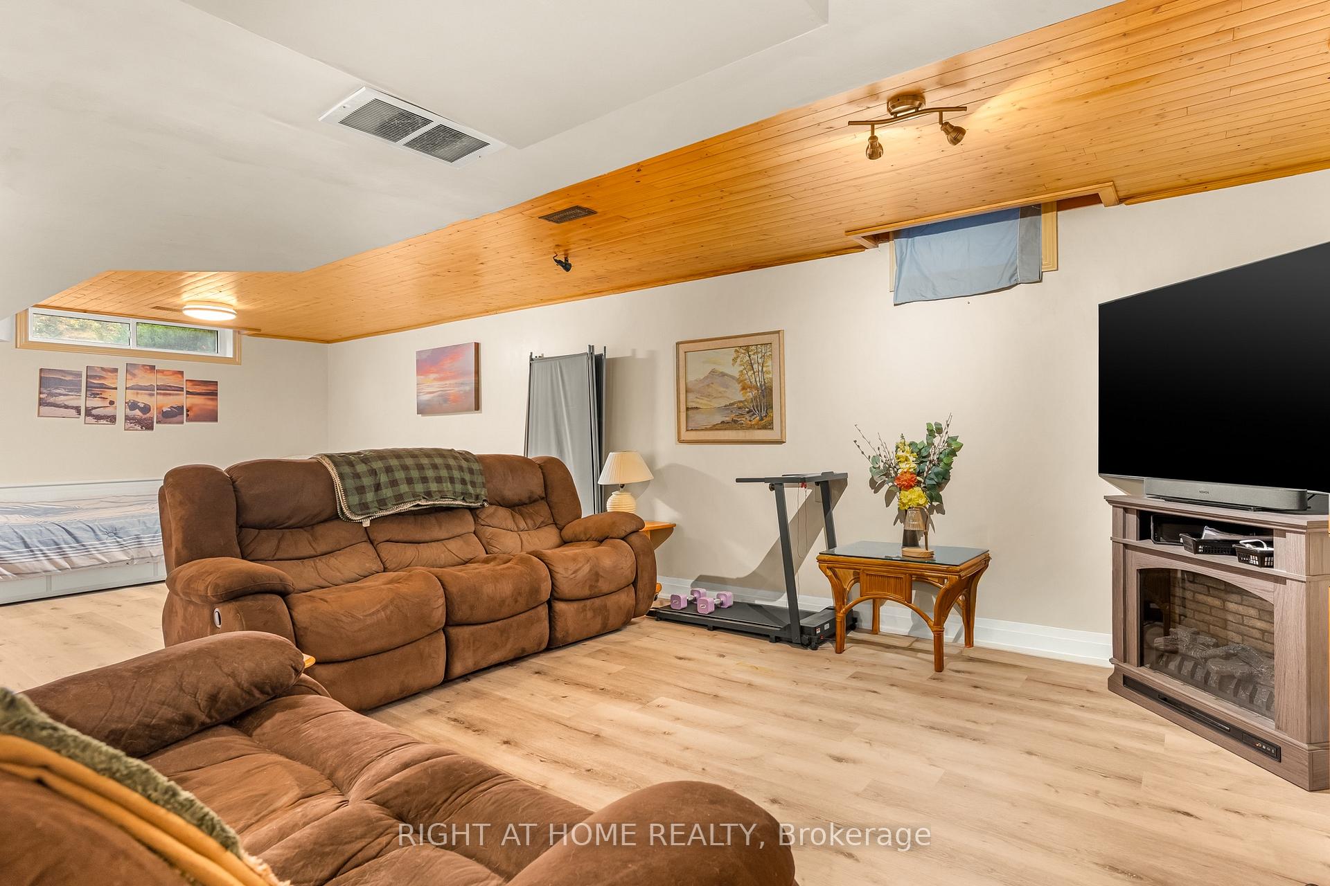 Photo 15 of 49 Michael Street, Essa, Angus — HOMEH