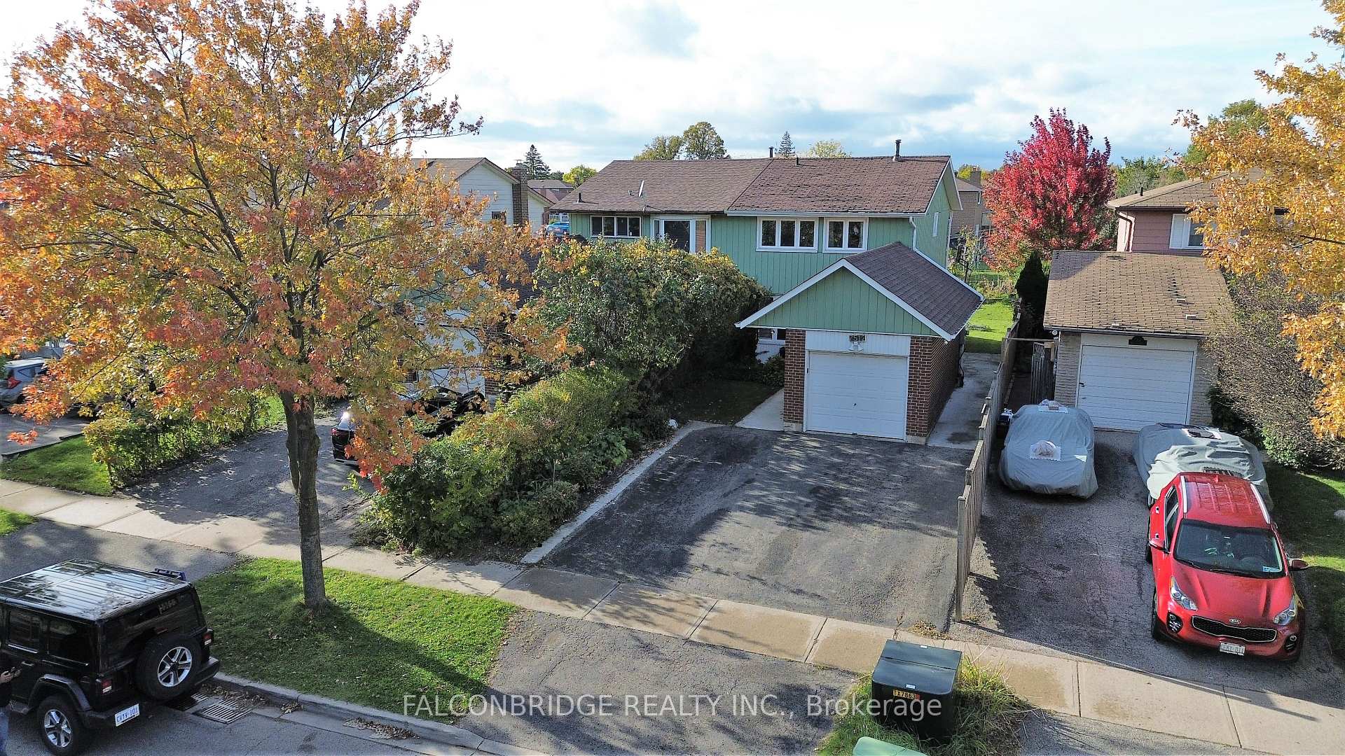 Photo 5 of 7512 Wildfern Drive, Mississauga, Malton — HOMEH