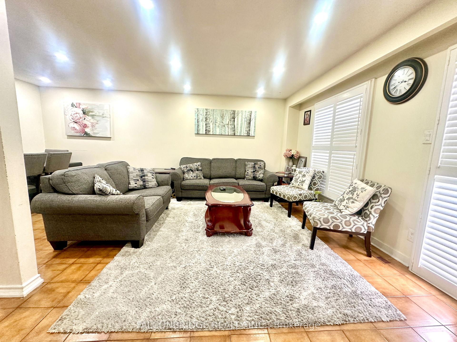 Photo 18 of 7512 Wildfern Drive, Mississauga, Malton — HOMEH