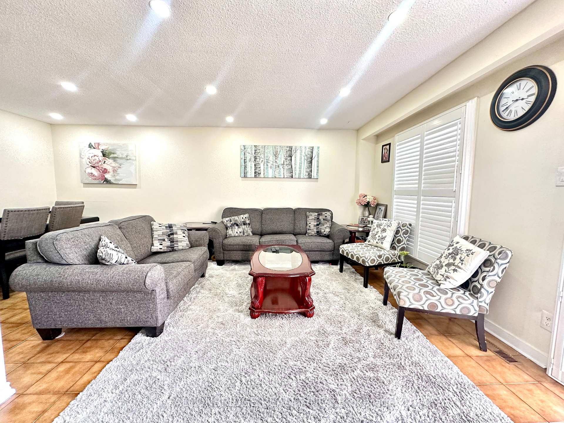 Photo 19 of 7512 Wildfern Drive, Mississauga, Malton — HOMEH