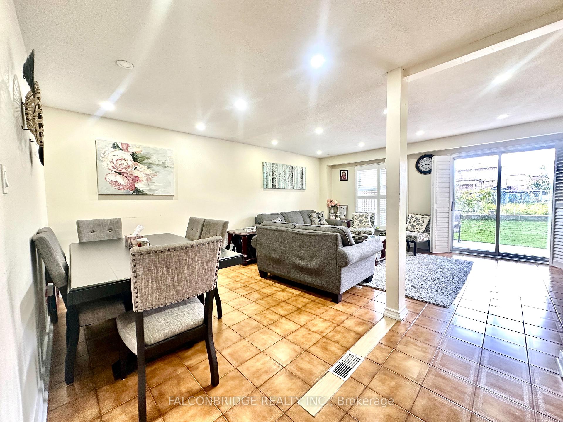 Photo 22 of 7512 Wildfern Drive, Mississauga, Malton — HOMEH