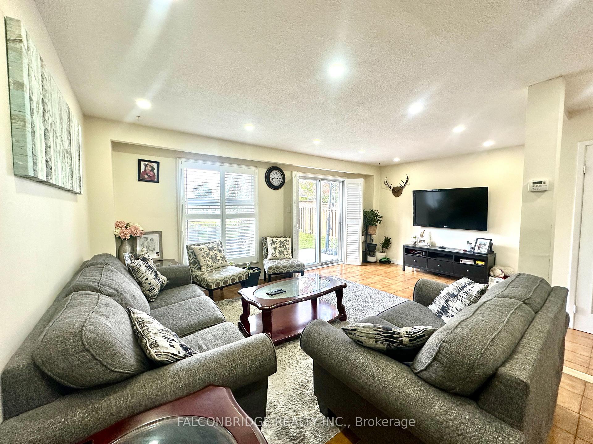 Photo 23 of 7512 Wildfern Drive, Mississauga, Malton — HOMEH