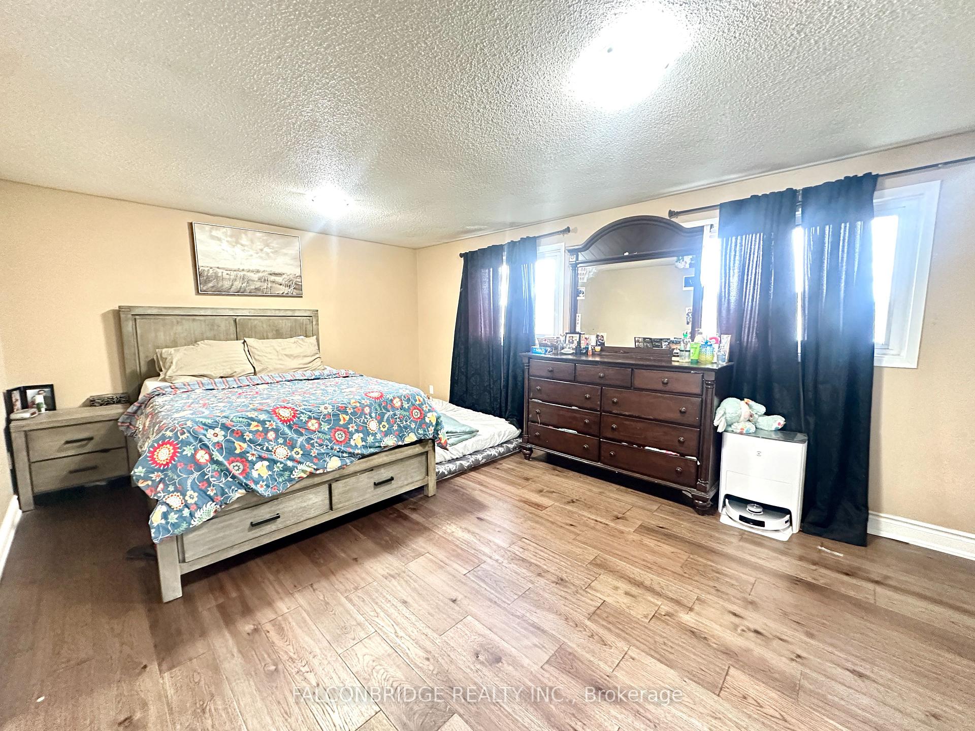 Photo 24 of 7512 Wildfern Drive, Mississauga, Malton — HOMEH