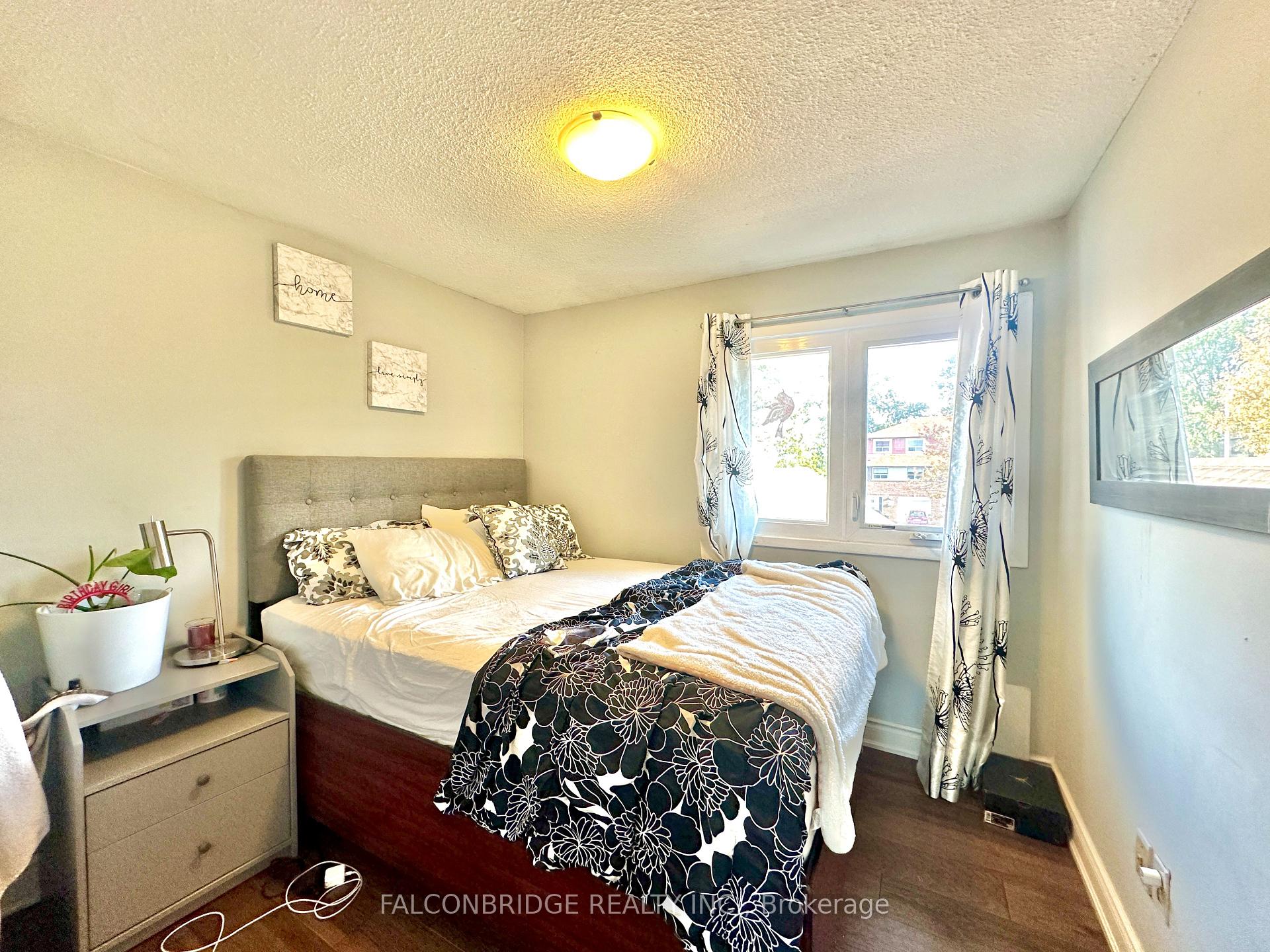 Photo 28 of 7512 Wildfern Drive, Mississauga, Malton — HOMEH