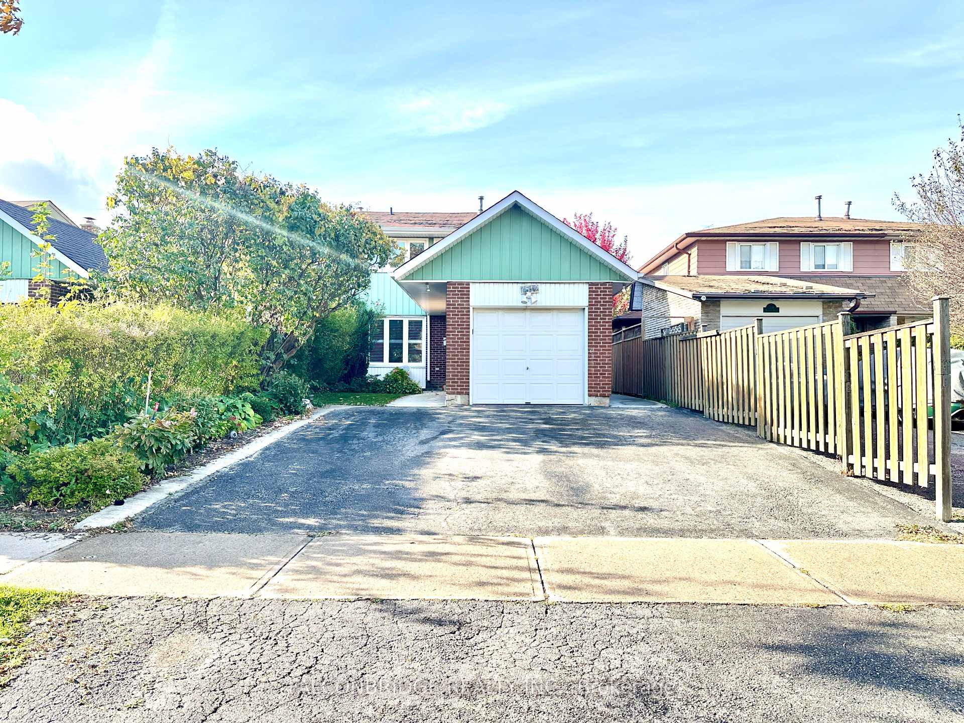 Photo 31 of 7512 Wildfern Drive, Mississauga, Malton — HOMEH