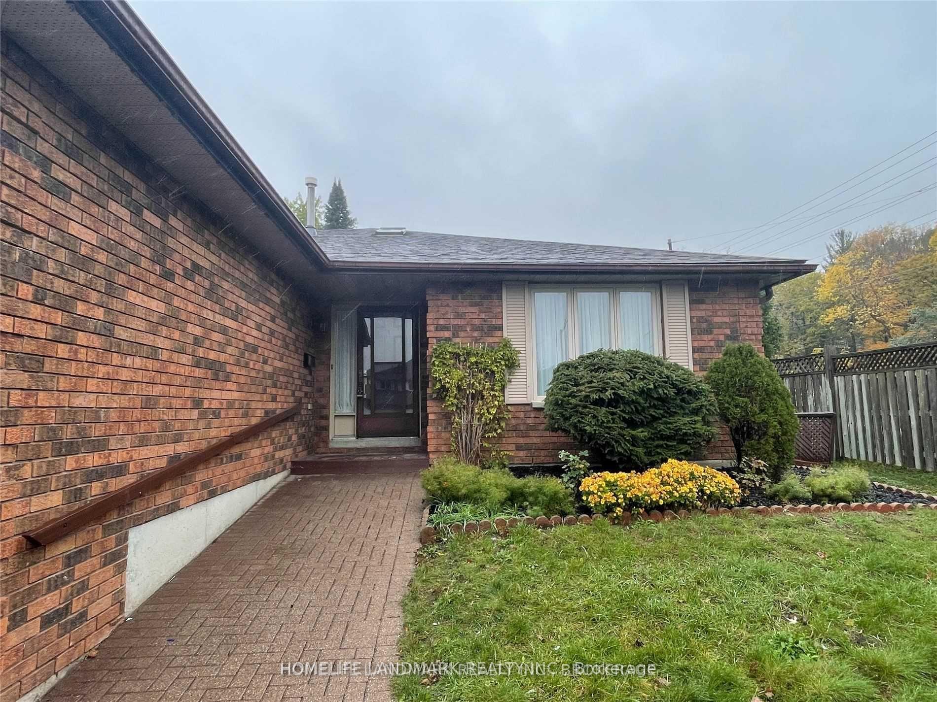 Photo 2 of Unit Upper, 2 Gibbon Drive, Barrie, Letitia Heights — HOMEH