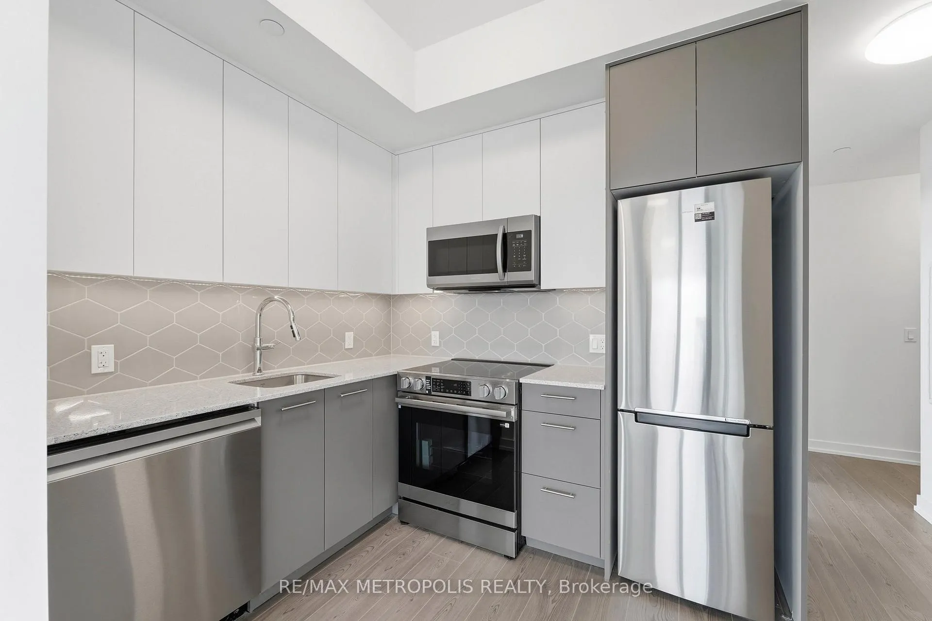 Photo 5 of Unit 3709, 30 Francis Street, Kitchener, City Commercial Core — HOMEH