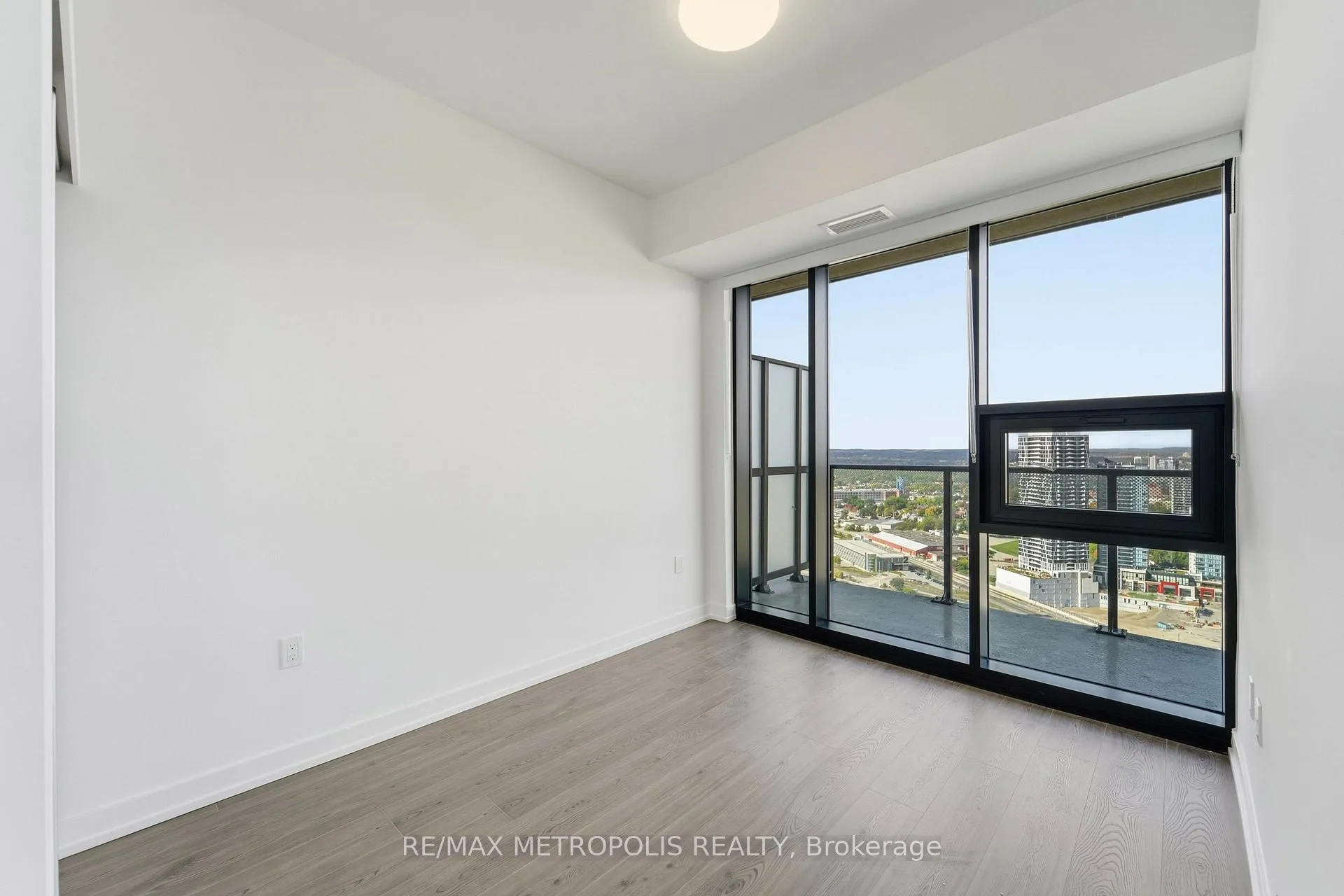 Photo 8 of Unit 3709, 30 Francis Street, Kitchener, City Commercial Core — HOMEH