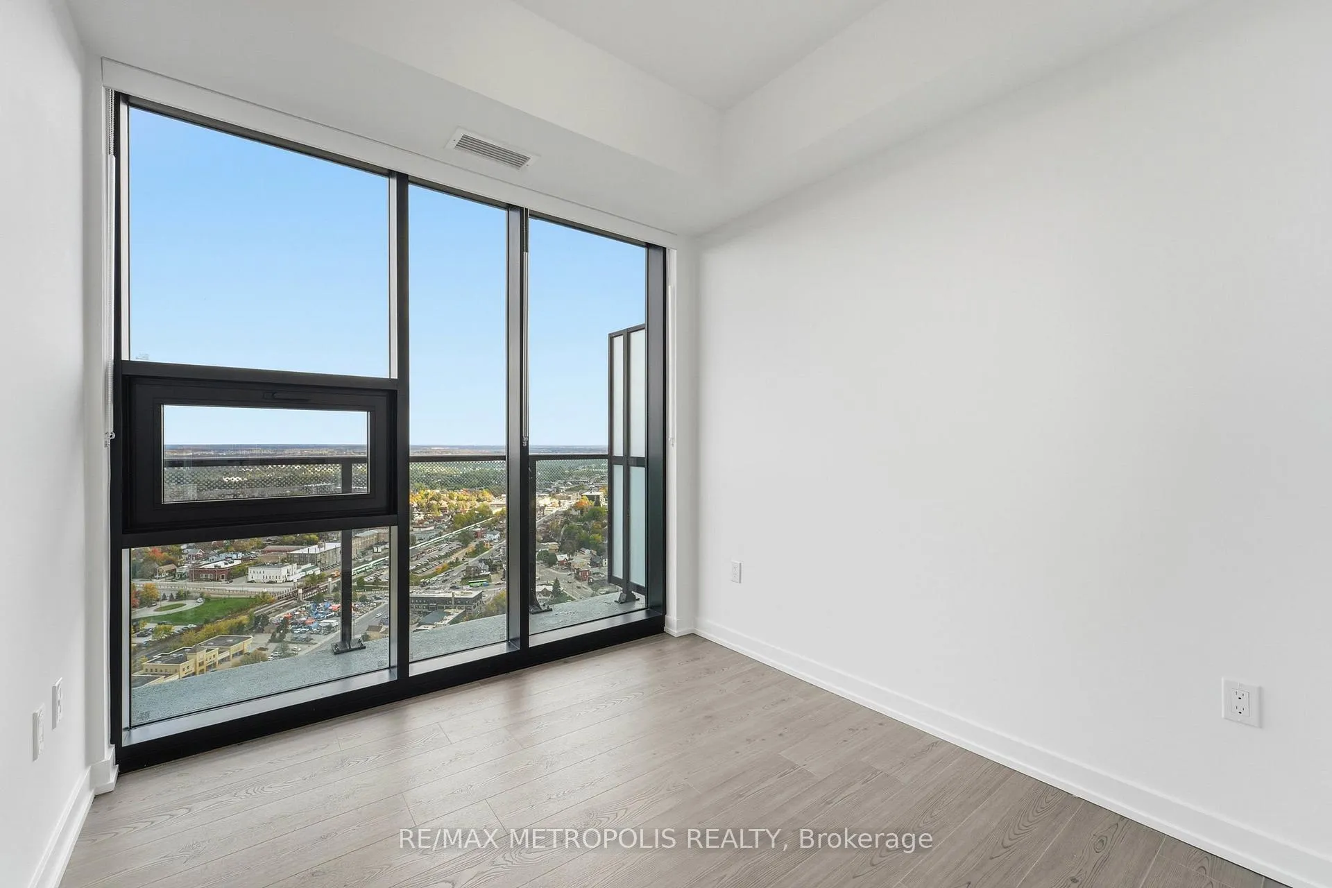Photo 10 of Unit 3709, 30 Francis Street, Kitchener, City Commercial Core — HOMEH
