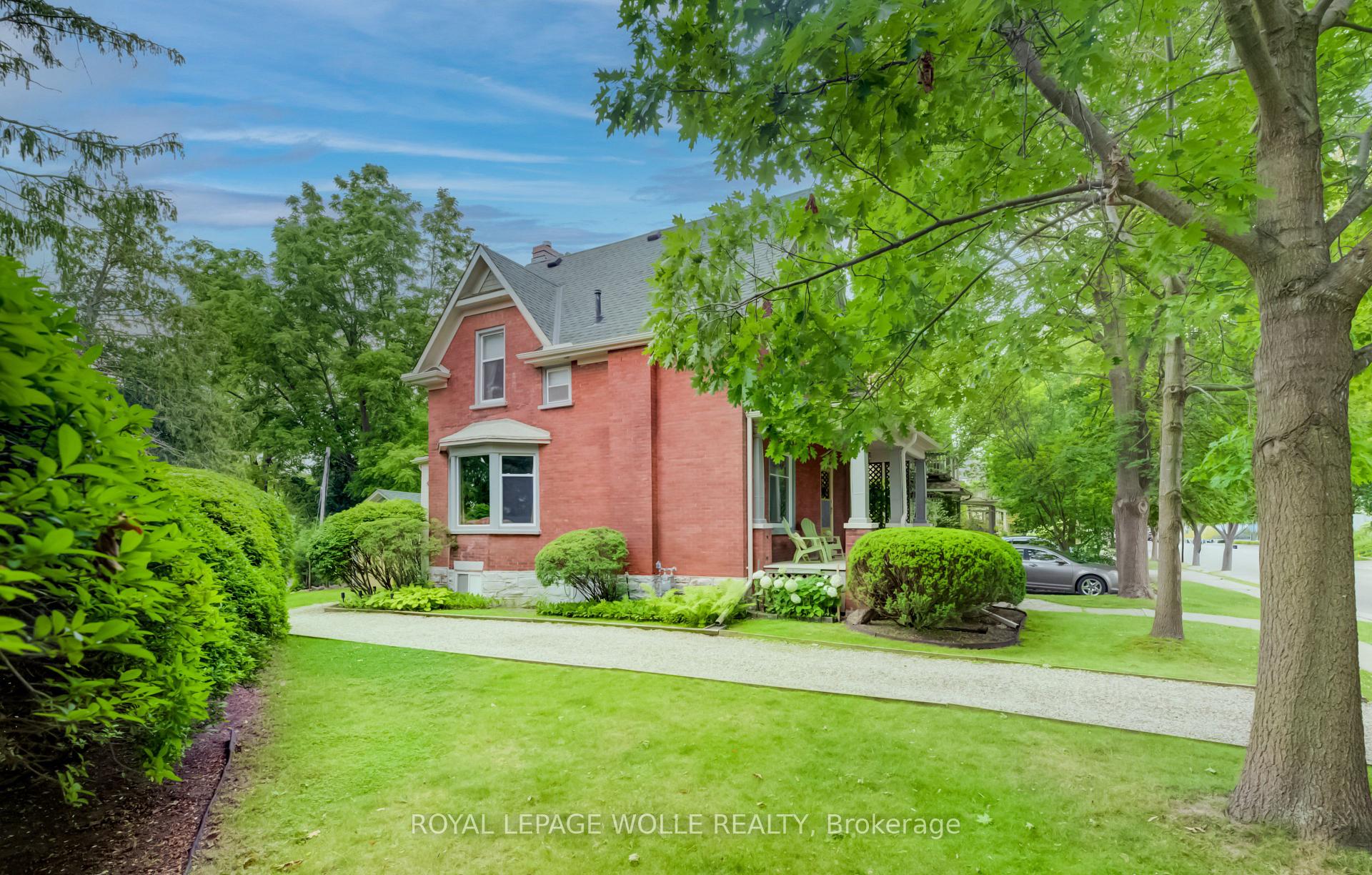 Photo 4 of 46 Ellen Street W, Kitchener, Civic Centre — HOMEH