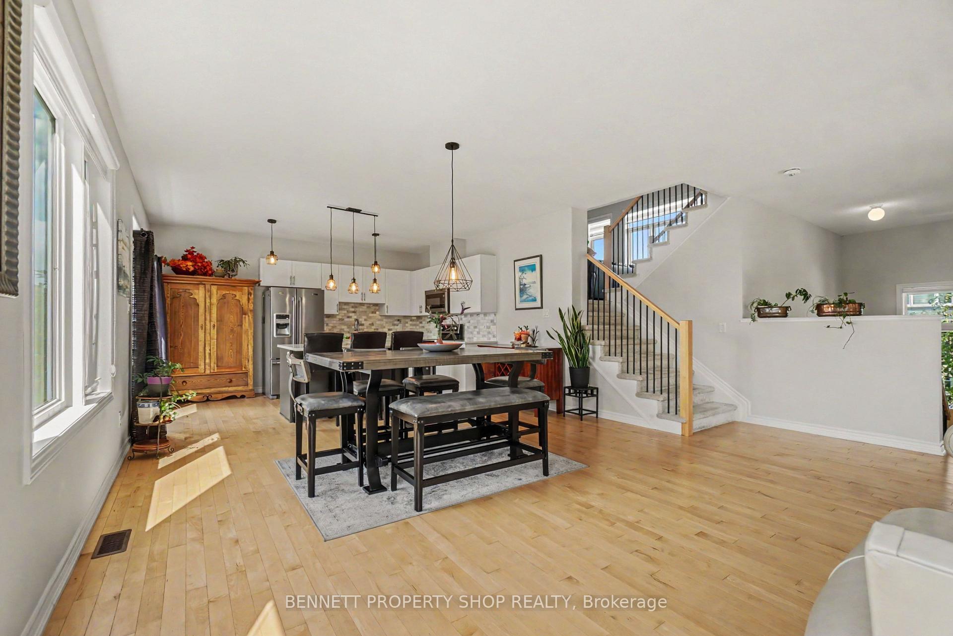 Photo 5 of 153 Point Prim Crescent, Ottawa, Barrhaven - Heritage Park — HOMEH