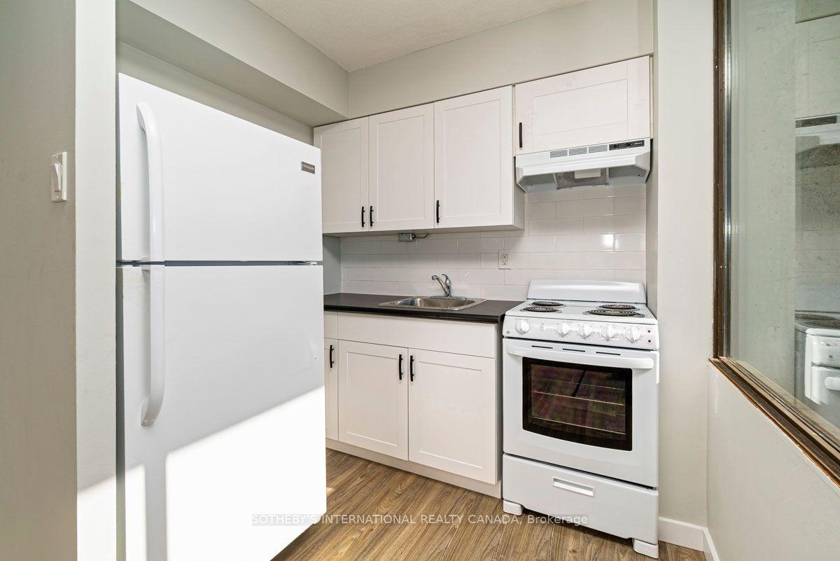 Photo 8 of Unit 1004, 720 Spadina Avenue, Toronto, University — HOMEH