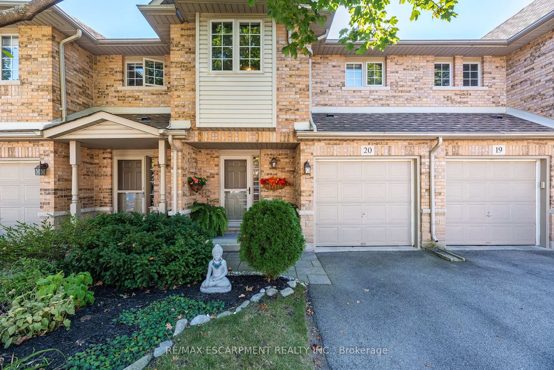 Photo 3 of Unit 20, 1276 Silvan Forest Drive, Burlington, Tansley — HOMEH