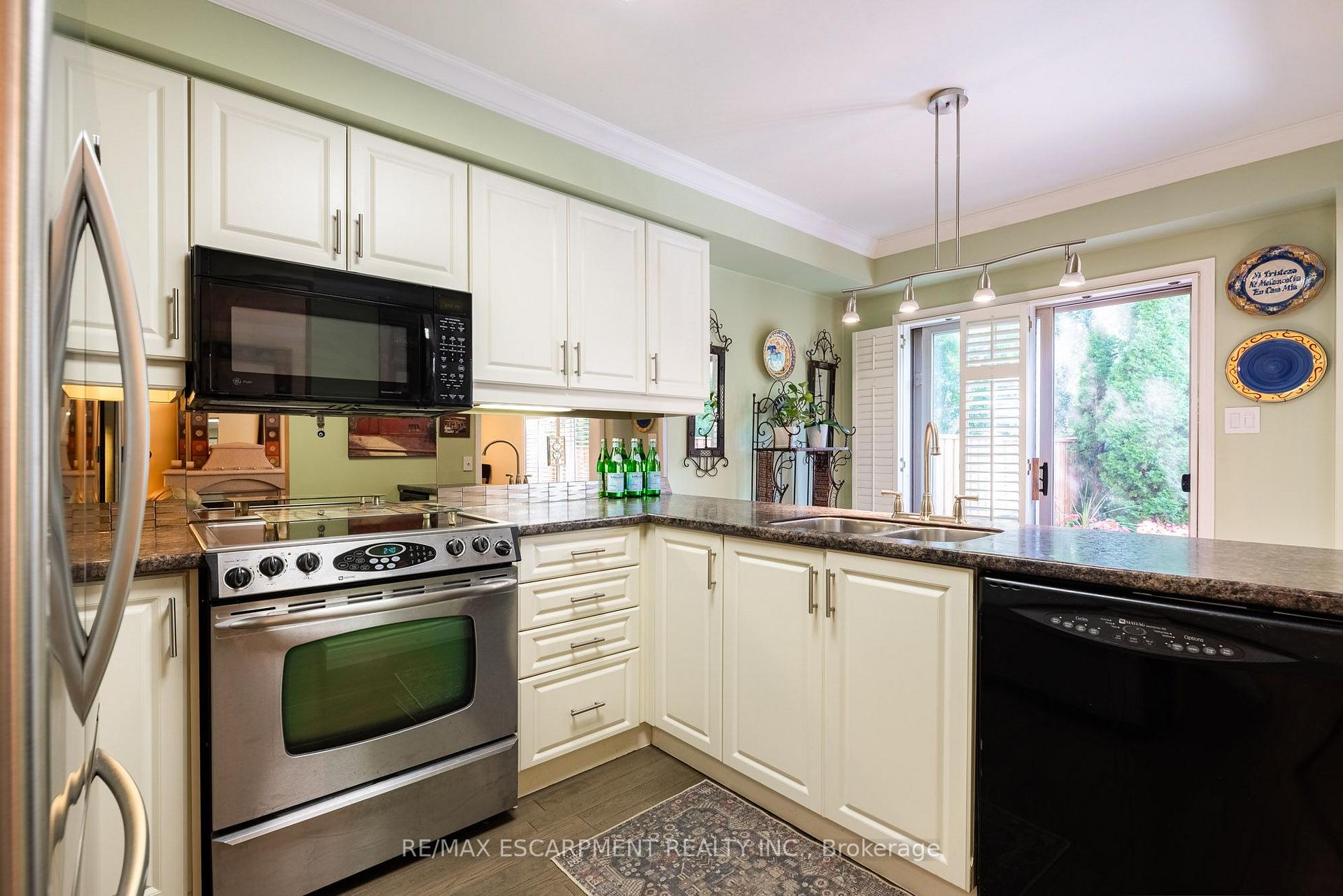 Photo 8 of Unit 20, 1276 Silvan Forest Drive, Burlington, Tansley — HOMEH