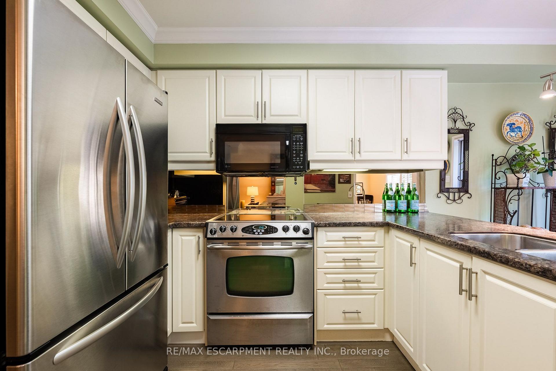 Photo 9 of Unit 20, 1276 Silvan Forest Drive, Burlington, Tansley — HOMEH