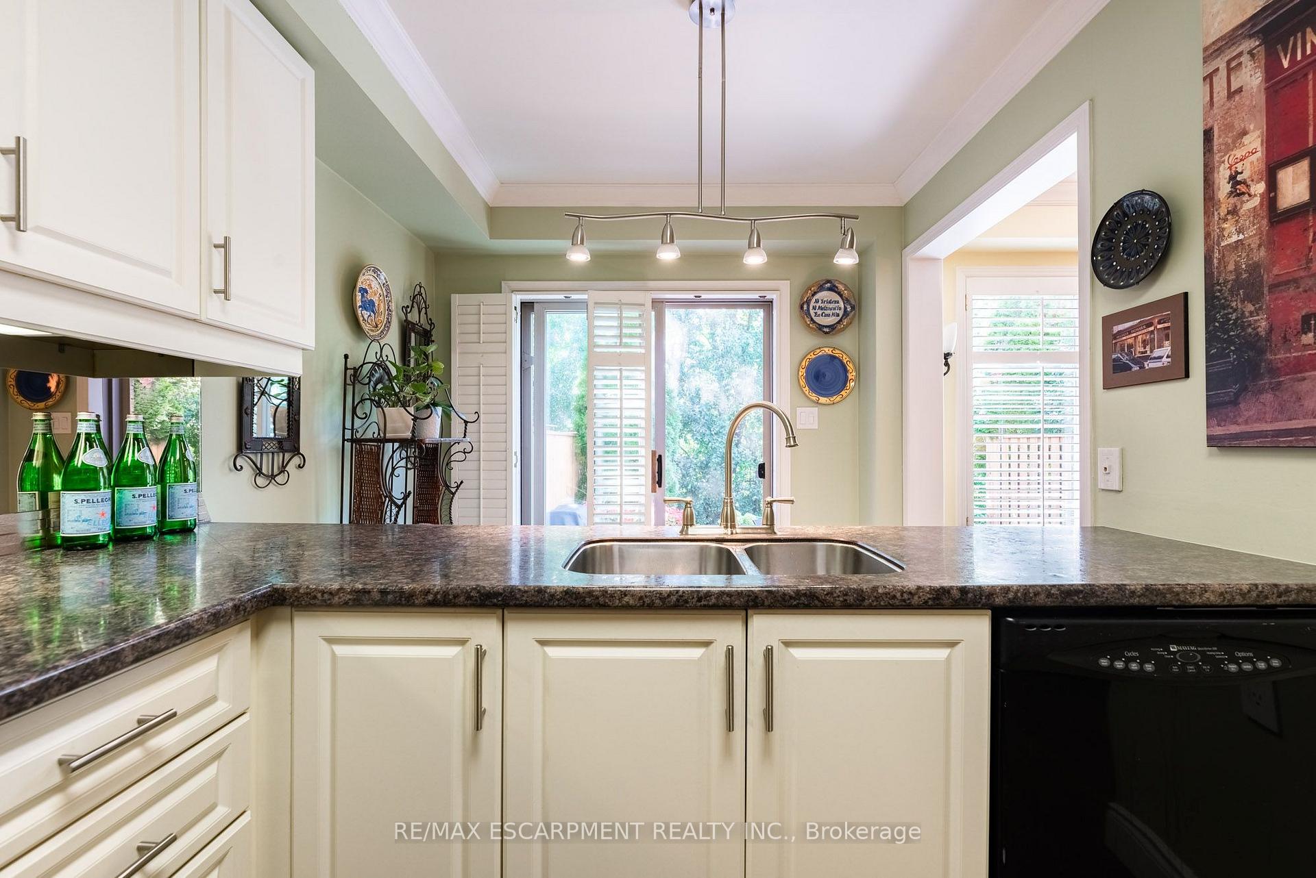 Photo 10 of Unit 20, 1276 Silvan Forest Drive, Burlington, Tansley — HOMEH