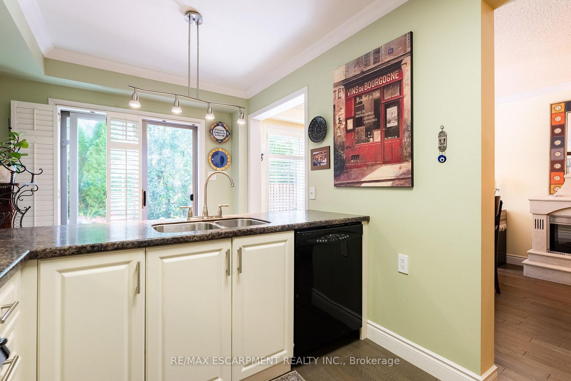 Photo 11 of Unit 20, 1276 Silvan Forest Drive, Burlington, Tansley — HOMEH
