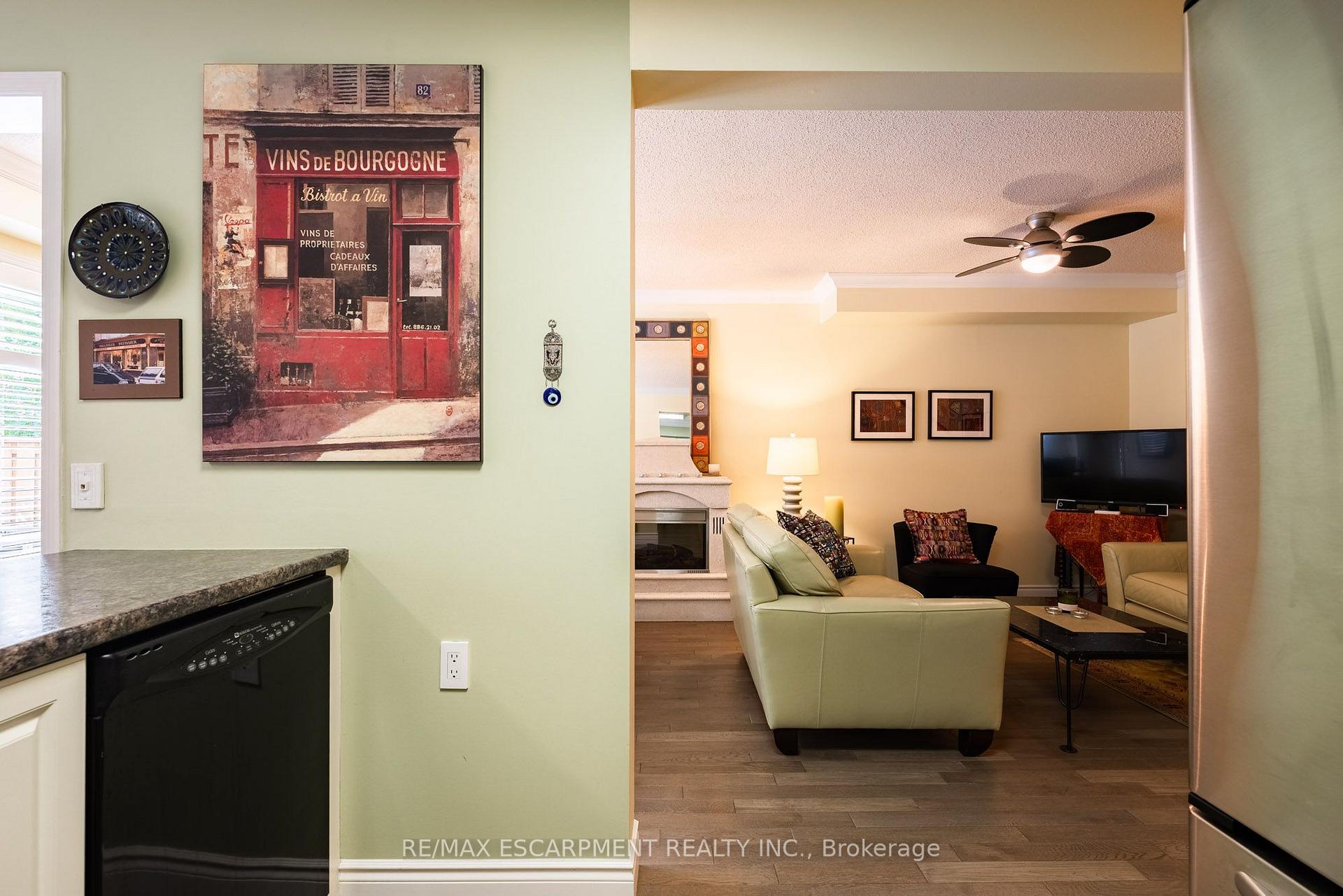 Photo 12 of Unit 20, 1276 Silvan Forest Drive, Burlington, Tansley — HOMEH