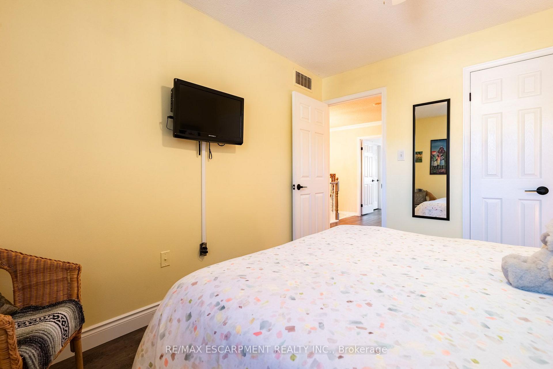 Photo 30 of Unit 20, 1276 Silvan Forest Drive, Burlington, Tansley — HOMEH