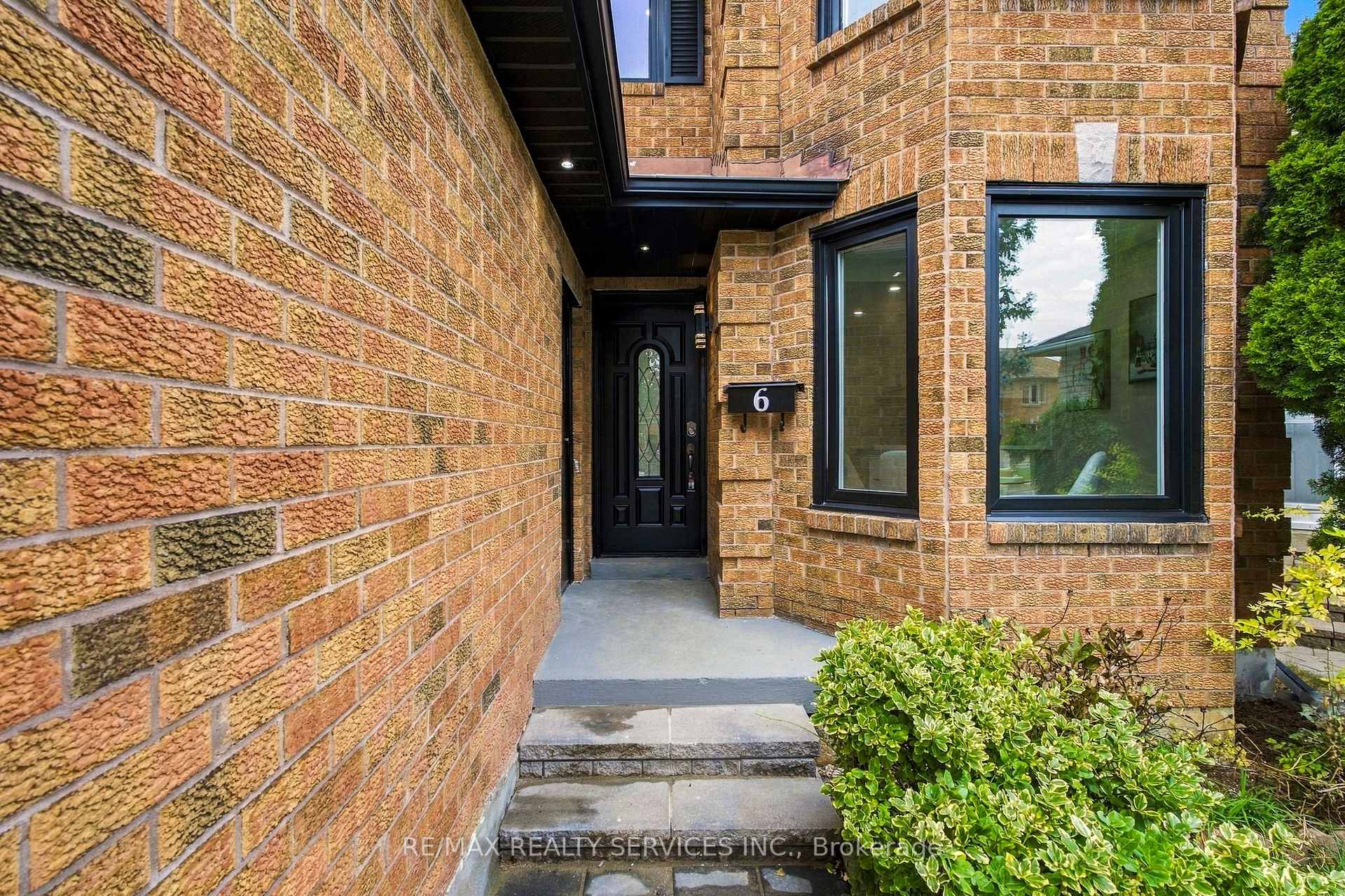 Photo 4 of 6 Scarbell Drive, Scarborough, Highland Creek — HOMEH