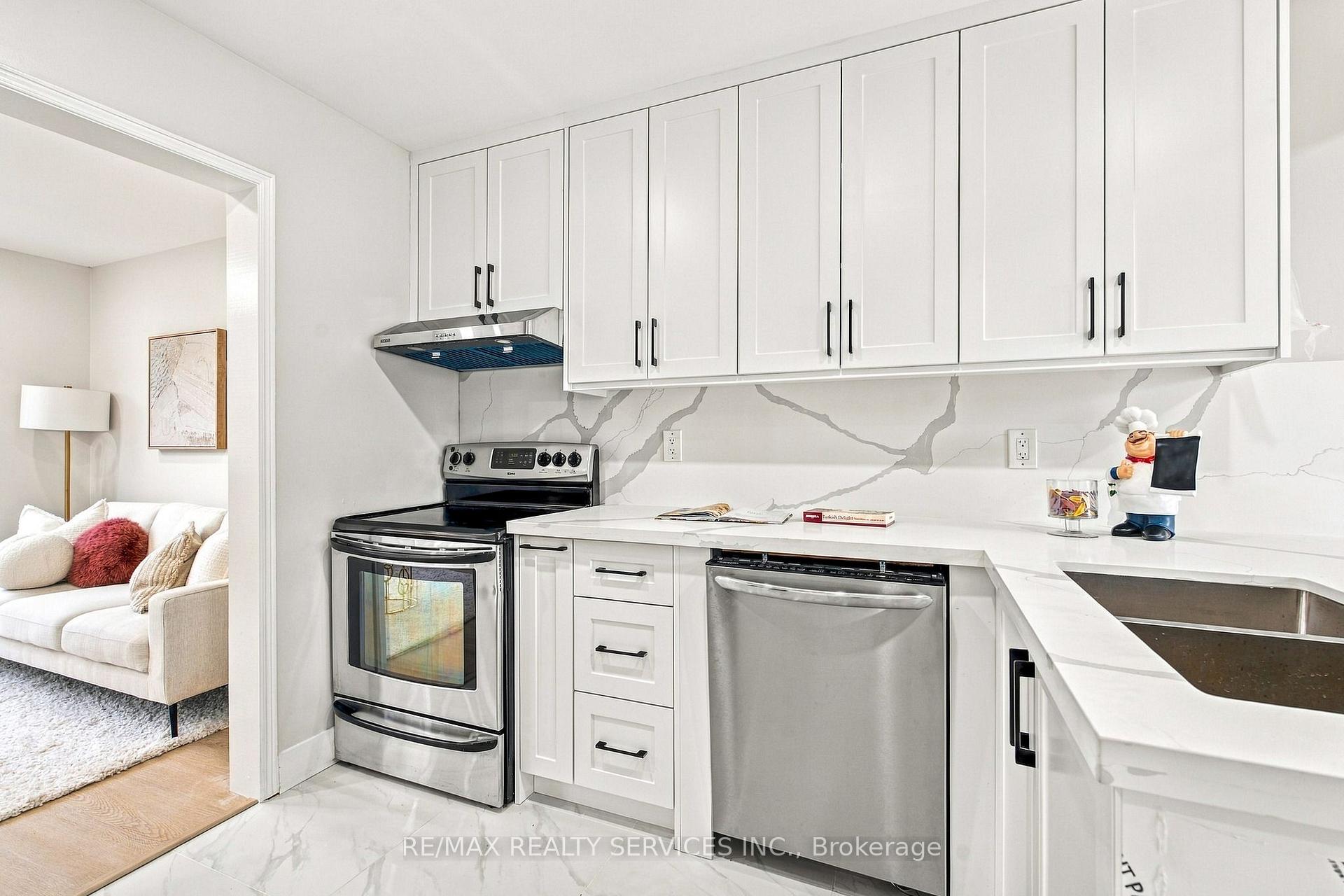 Photo 22 of 6 Scarbell Drive, Scarborough, Highland Creek — HOMEH