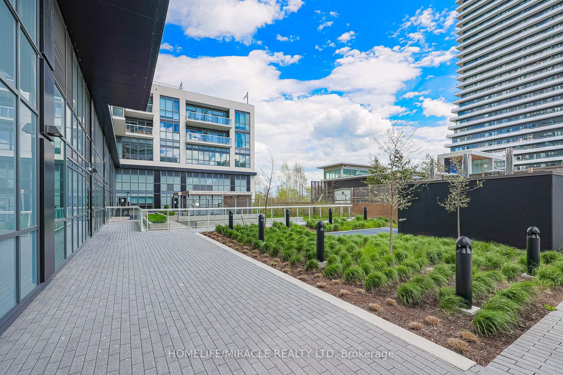 Photo 3 of Unit 1110, 65 Annie Craig Drive, Etobicoke, Mimico — HOMEH