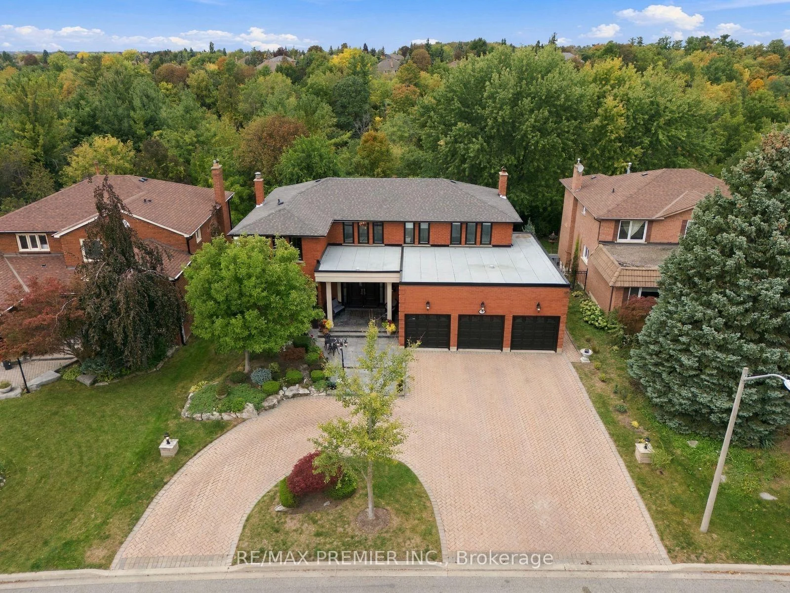Photo 2 of 98 Cairnburg Place, Vaughan, Islington Woods — HOMEH