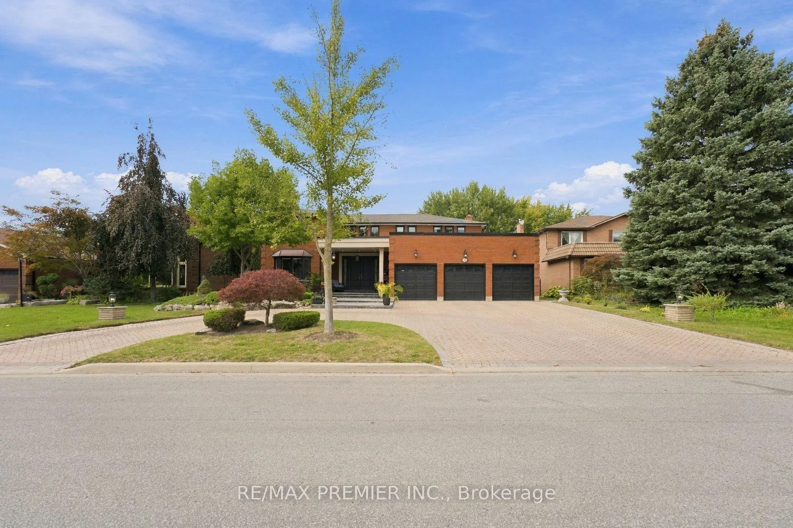 Photo 3 of 98 Cairnburg Place, Vaughan, Islington Woods — HOMEH