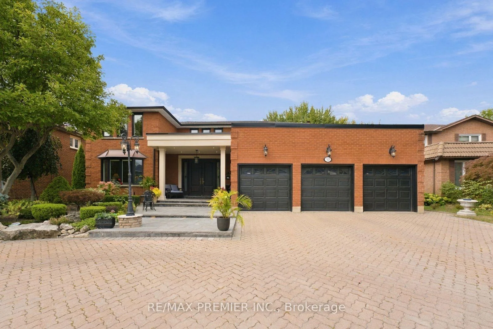 Photo 5 of 98 Cairnburg Place, Vaughan, Islington Woods — HOMEH